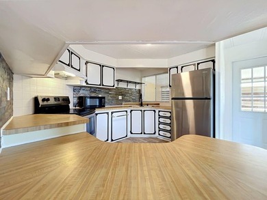 Welcome to this beautifully updated 2-bedroom, 2-bath home - photo 6