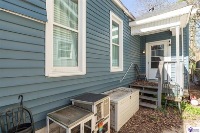 Looking for an amazing home with attention to detail everywhere? - photo 37