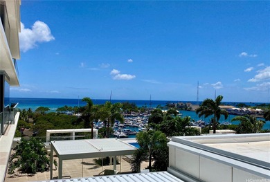 Harbor views and over looking the recreation/pool deck. Has a - photo 1