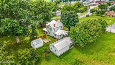 Step into timeless elegance with this beautifully preserved 1907 - photo 3