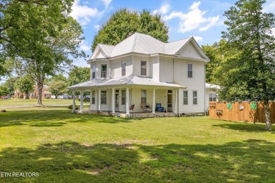 Step into timeless elegance with this beautifully preserved 1907 - photo 5
