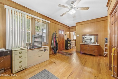 Step into timeless elegance with this beautifully preserved 1907 - photo 10