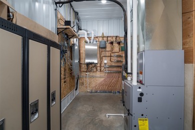 An exceptional commercial and light industrial facility built in - photo 28