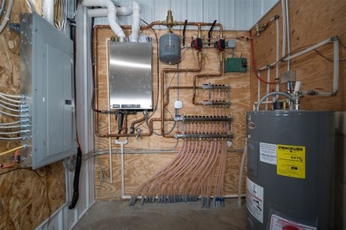 An exceptional commercial and light industrial facility built in - photo 29