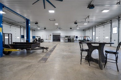 An exceptional commercial and light industrial facility built in - photo 31
