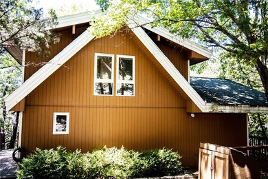 Turnkey Beaver Lake waterfront retreat with proven  income! - photo 3