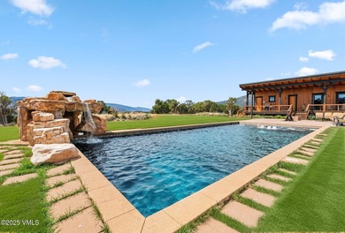 STUNNING LUXURY RETREAT! This captivating legacy ranch is just - photo 5