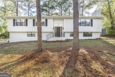 Lake Home For Sale in Warner Robins, Georgia