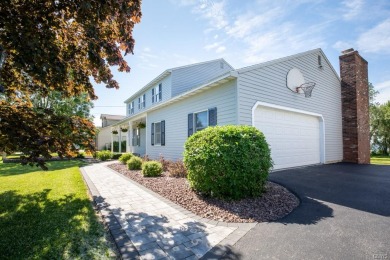 Oneida Lake Home For Sale in Bridgeport New York