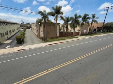 14 TOWNHOME UNIT 2 BEDROOMS 1.5 BATHS WITH PRIVATE FENCED YARDS - photo 1