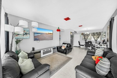 This beautifully maintained 3-bedroom, 1-bathroom home is - photo 3