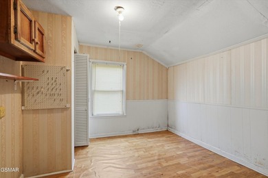 This home offers old world charm! 1 bedroom and 1 bath with a - photo 12