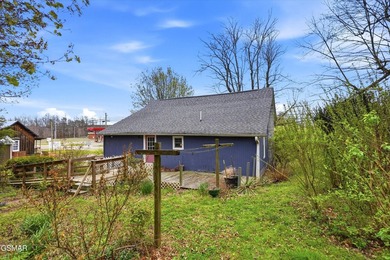 This home offers old world charm! 1 bedroom and 1 bath with a - photo 18