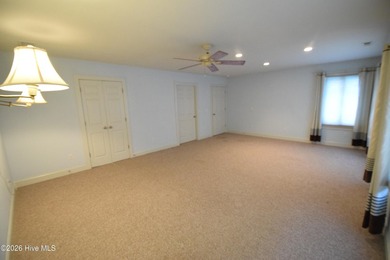 One property with numerous features. This property has two docks - photo 27