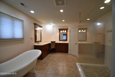 One property with numerous features. This property has two docks - photo 31