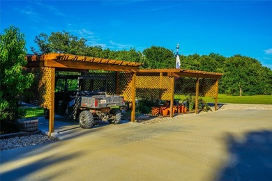 Welcome to Clear Lake Ranch in McLennan County. Located about 18 - photo 32