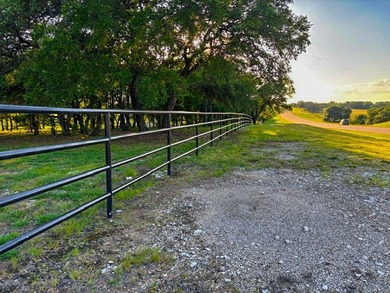 Welcome to Clear Lake Ranch in McLennan County. Located about 18 - photo 40
