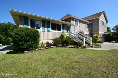 One property with numerous features. This property has two docks - photo 47