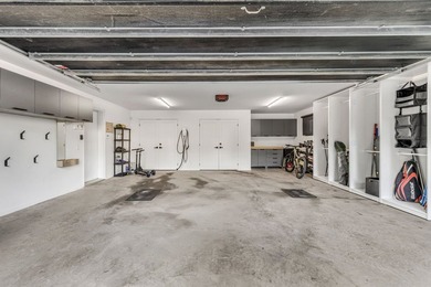 L'architecture est un langage. Ici, elle raconte une histoire de - photo 50