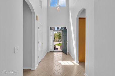 Welcome to this beautifully maintained single family home - photo 3