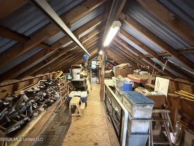 Escape to the peace and privacy of country living with this - photo 11