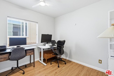Beautifully updated coastal residence featuring 4 bedrooms, 2 - photo 15