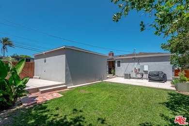 Beautifully updated coastal residence featuring 4 bedrooms, 2 - photo 25