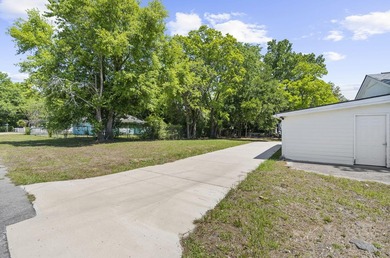 Lovely corner lot home! The homeowner purchased the adjacent lot - photo 6
