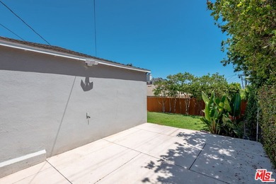 Beautifully updated coastal residence featuring 4 bedrooms, 2 - photo 27