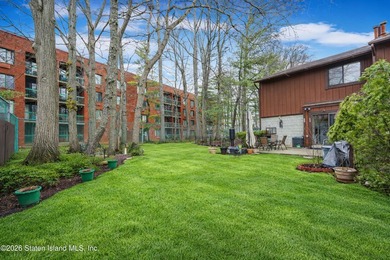Welcome to The Oaks at Latourette! Come see this move-in ready - photo 28