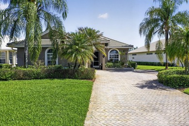 Beautiful 3/2/2/ pool home situated on the golf course with - photo 31