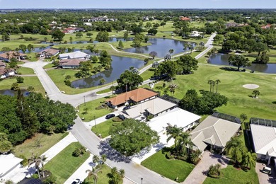 Beautiful 3/2/2/ pool home situated on the golf course with - photo 32