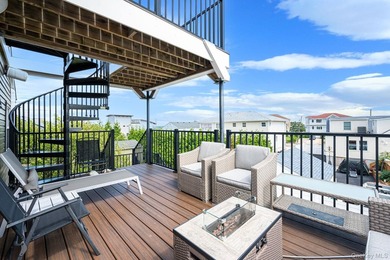 Welcome to this beautifully appointed Colonial, where timeless - photo 10