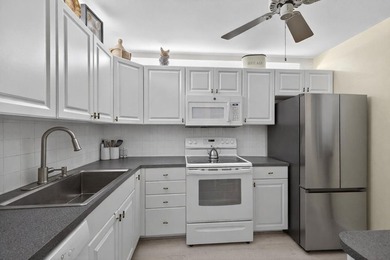 Charming 2 bed | 2.5 bath, 2-story townhouse offering a - photo 10