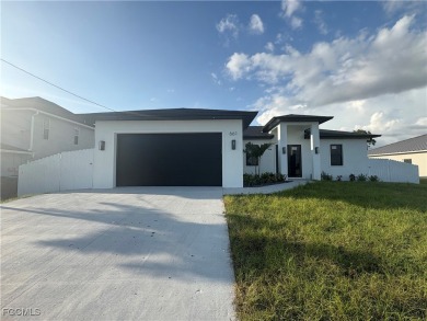 Cape Coral Lakes Area Home Sale Pending in Cape Coral Florida