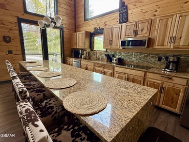 Newly completed in 2026, this stunning contemporary cabin offers - photo 11