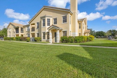 Enjoy preserve-facing privacy in this first-floor 3-bedroom - photo 2