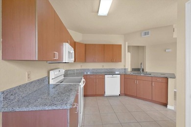 Enjoy preserve-facing privacy in this first-floor 3-bedroom - photo 6