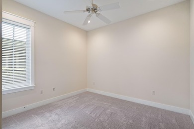 This 3 bed / 2 bath Florida Cottage style home in the lush and - photo 17