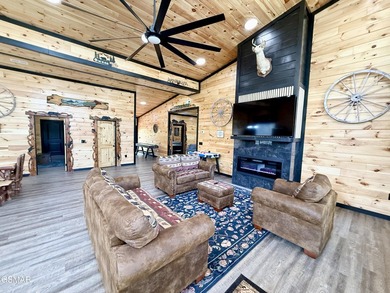 Newly completed in 2026, this stunning contemporary cabin offers - photo 17