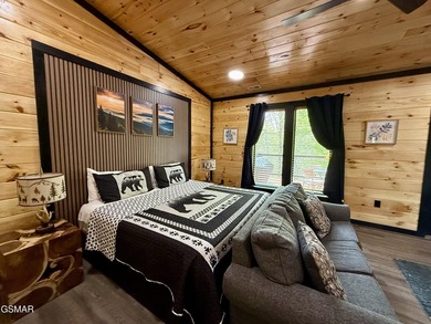 Newly completed in 2026, this stunning contemporary cabin offers - photo 18