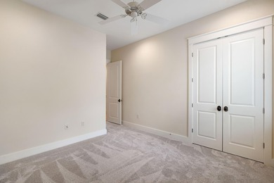 This 3 bed / 2 bath Florida Cottage style home in the lush and - photo 20