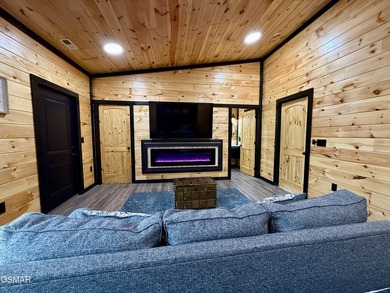 Newly completed in 2026, this stunning contemporary cabin offers - photo 20