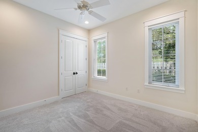 This 3 bed / 2 bath Florida Cottage style home in the lush and - photo 21
