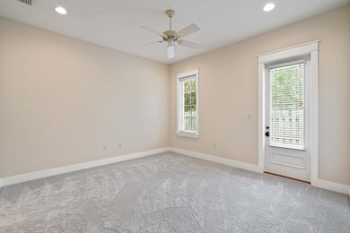 This 3 bed / 2 bath Florida Cottage style home in the lush and - photo 24