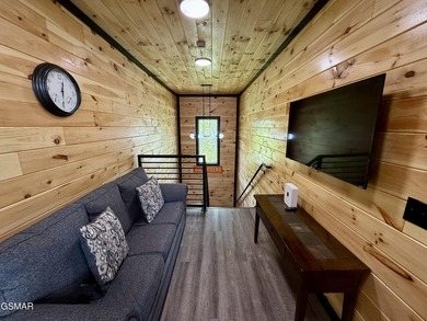 Newly completed in 2026, this stunning contemporary cabin offers - photo 26