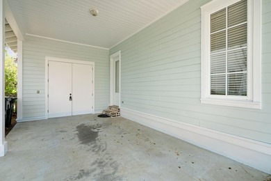 This 3 bed / 2 bath Florida Cottage style home in the lush and - photo 31