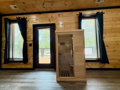 Newly completed in 2026, this stunning contemporary cabin offers - photo 31