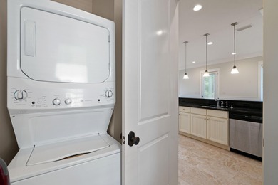 This 3 bed / 2 bath Florida Cottage style home in the lush and - photo 34