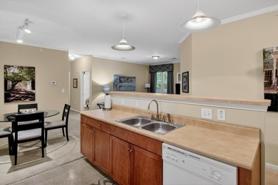 Beautifully maintained 3 bedroom, 2 bath third-floor condo in - photo 6
